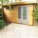 Log cabin 27188 with flat roof and double doors